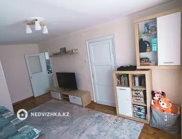 2-комнатная квартира, этаж 3 из 3, 41 м², миниатюра 4
