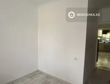 3-комнатная квартира, этаж 4 из 5, 60 м², миниатюра 2