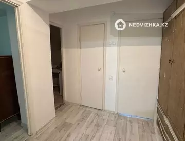 3-комнатная квартира, этаж 4 из 5, 60 м², миниатюра 4