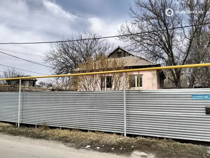 10-комнатный дом, 9.7 соток, 112 м²