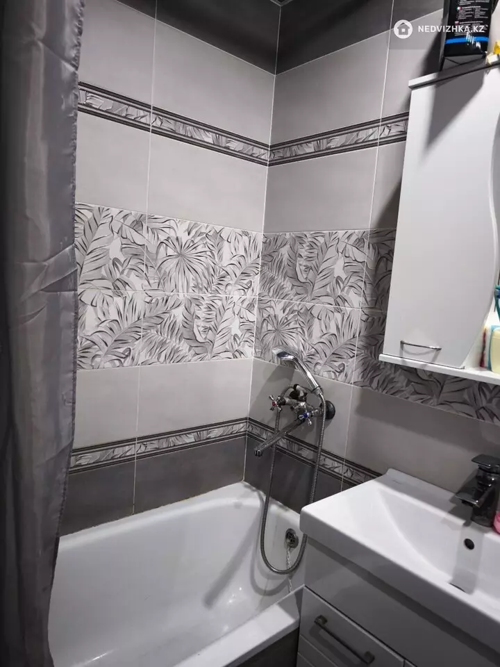 3-комнатная квартира, этаж 9 из 9, 65 м², фотография 5