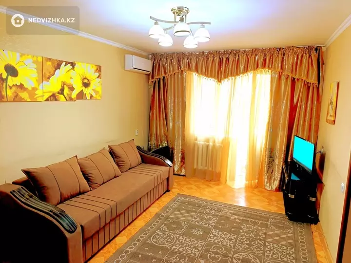 1-бөлмелі пәтер, қабат 2 барлық қабат саны 4, 33 м², Посуточно, 2-фотосурет