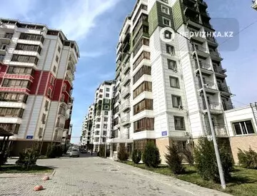 3-комнатная квартира, этаж 6 из 9, 82 м², миниатюра 1