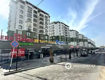 3-комнатная квартира, этаж 6 из 9, 82 м², миниатюра 2