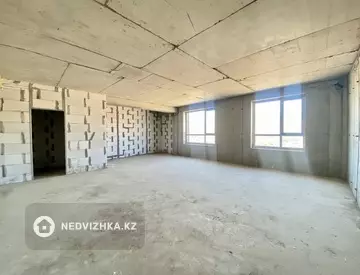2-комнатная квартира, этаж 2 из 5, 61 м², миниатюра 2