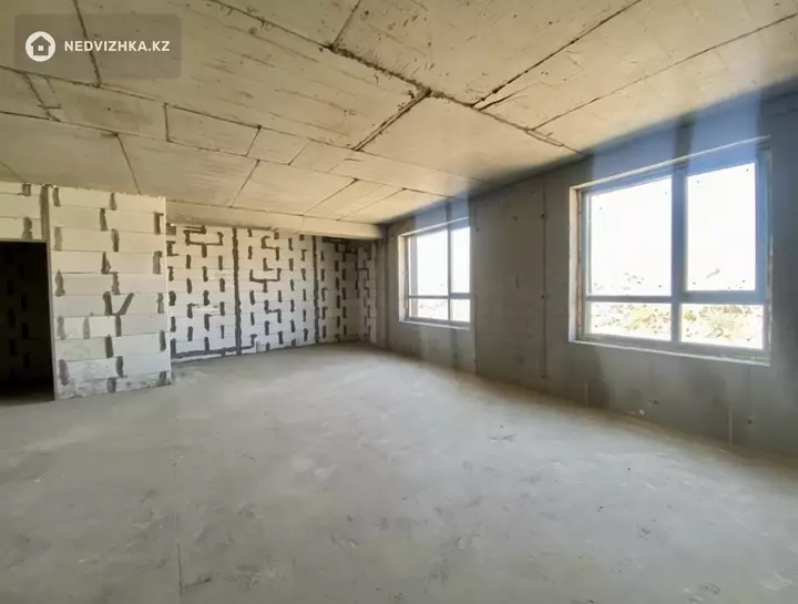 2-комнатная квартира, этаж 2 из 5, 61 м², фотография 3