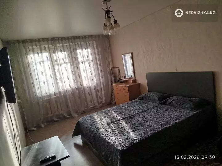 1-комнатная квартира, этаж 2 из 5, 30 м², По часам