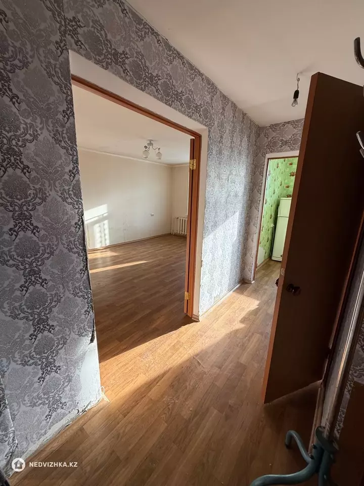 1-комнатная квартира, этаж 5 из 5, 38 м², фотография 3