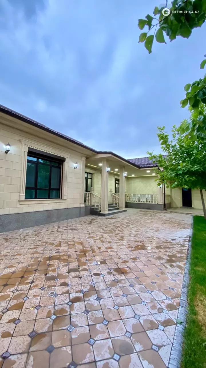 5-комнатный дом, 10 соток, 260 м²