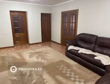 5-комнатная часть дома, 10 соток, 122 м²