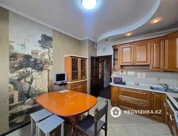 3-комнатная квартира, этаж 8 из 8, 70 м², миниатюра 4