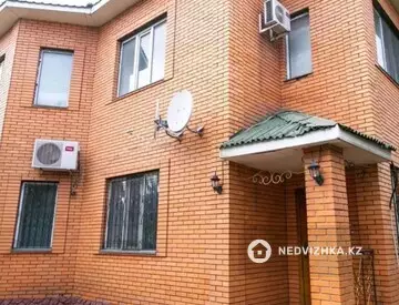 5-комнатный дом, 12 соток, 390 м²