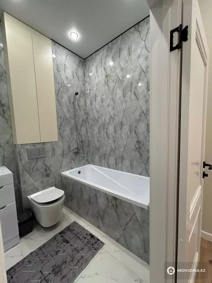 2-комнатная квартира, этаж 2 из 12, 45 м², Посуточно, 5-фотосурет