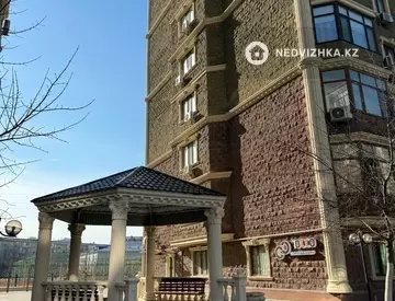 2-комнатная квартира, этаж 2 из 9, 75 м², На длительный срок