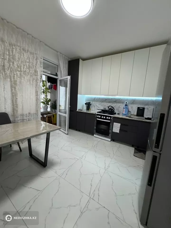 2-комнатная квартира, этаж 2 из 9, 66 м², фотография 2