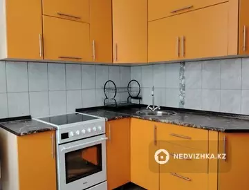 2-комнатная квартира, этаж 2 из 4, 60 м², миниатюра 2