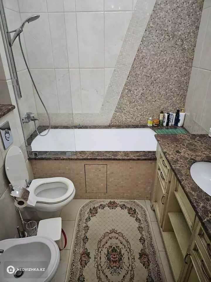 6-комнатная квартира, этаж 3 из 4, 420 м², фотография 5