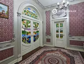 6-комнатная квартира, этаж 3 из 4, 420 м², миниатюра 1