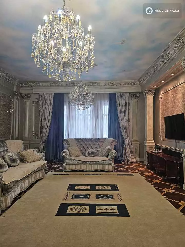 6-комнатная квартира, этаж 3 из 4, 420 м², фотография 2