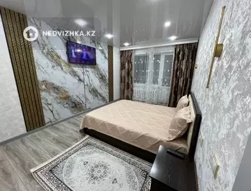 1-комнатная квартира, этаж 8 из 10, 40 м², Посуточно