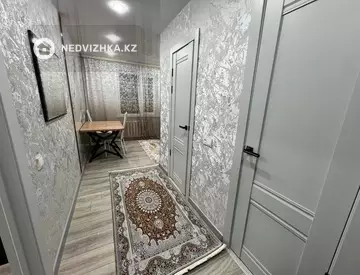 1-комнатная квартира, этаж 8 из 10, 40 м², Посуточно, миниатюра 7