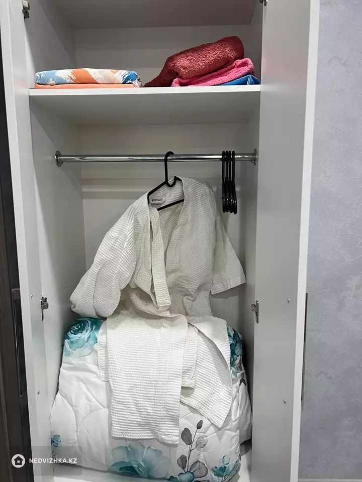 1-комнатная квартира, этаж 8 из 9, 40 м², По часам, фотография 3