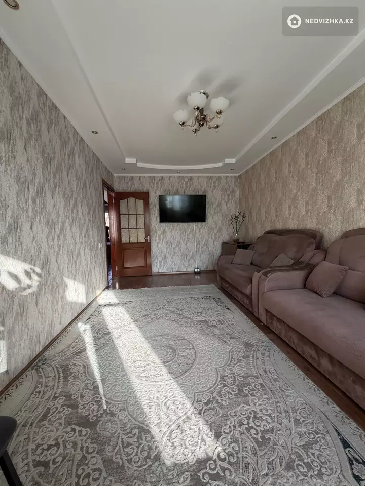 3-комнатная квартира, этаж 3 из 4, 64 м², фотография 2