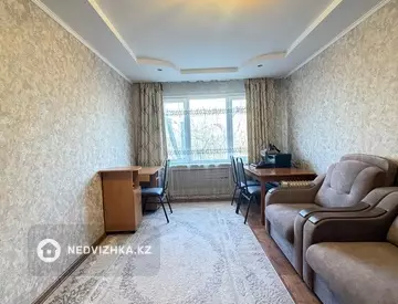 3-комнатная квартира, этаж 3 из 4, 64 м², миниатюра 3