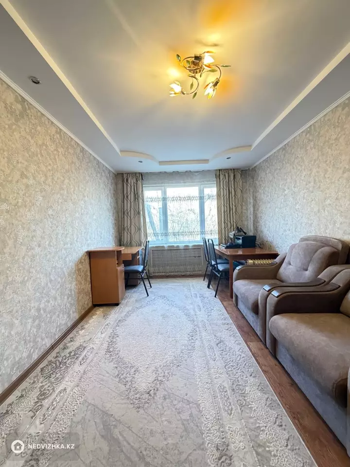 3-комнатная квартира, этаж 3 из 4, 64 м², фотография 3