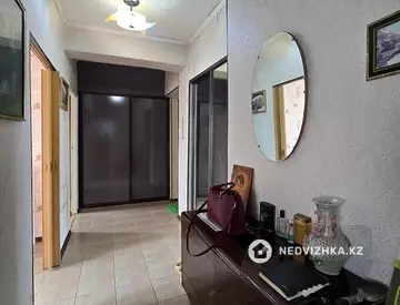 3-комнатная квартира, этаж 5 из 5, 65 м², миниатюра 1