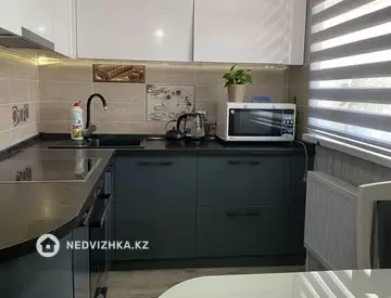 3-комнатная квартира, этаж 12 из 12, 69 м², миниатюра 6