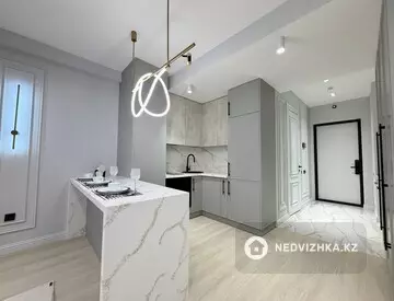 2-комнатная квартира, этаж 6 из 18, 58 м², Посуточно