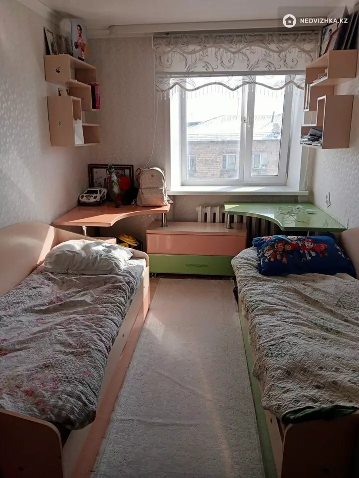 3-комнатная квартира, этаж 5 из 5, 49 м², фотография 2