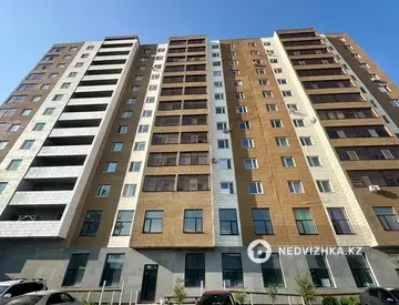 2-комнатная квартира, этаж 10 из 13, 62 м², миниатюра 1