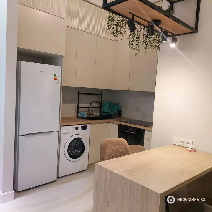 2-комнатная квартира, этаж 2 из 12, 68 м², фотография 5