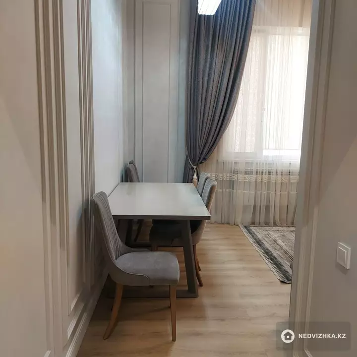 2-комнатная квартира, этаж 2 из 12, 68 м², фотография 4