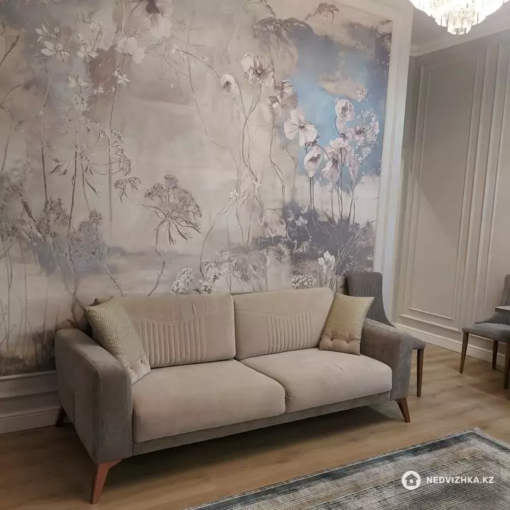 2-комнатная квартира, этаж 2 из 12, 68 м², фотография 2