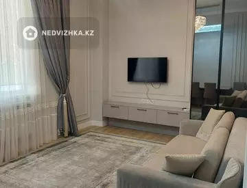 2-комнатная квартира, этаж 2 из 12, 68 м², миниатюра 1