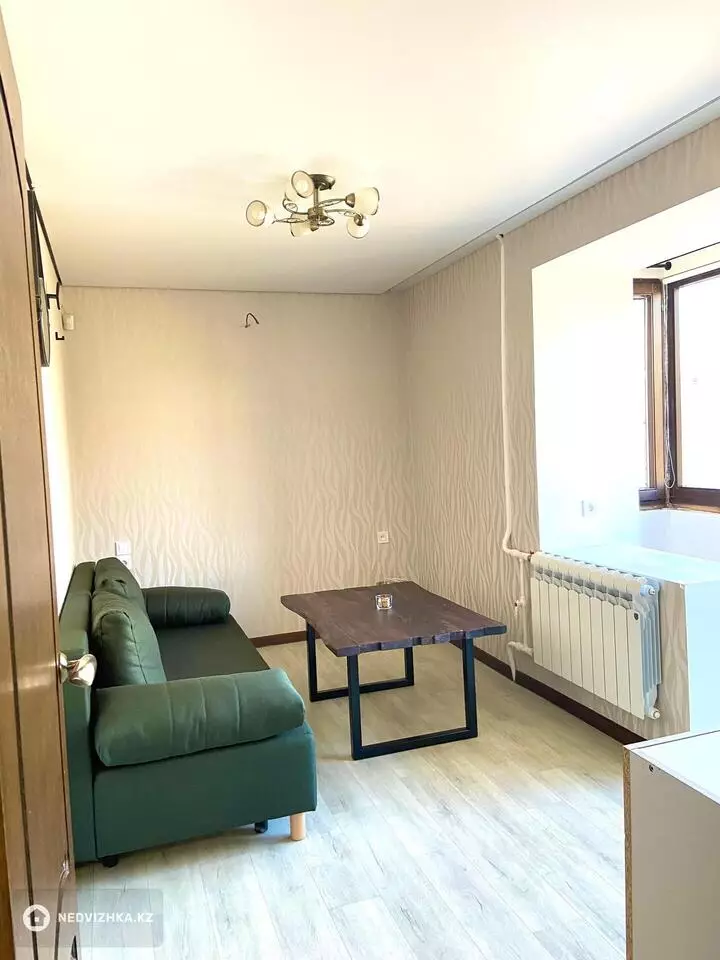 2-комнатная квартира, этаж 4 из 4, 43 м², фотография 2