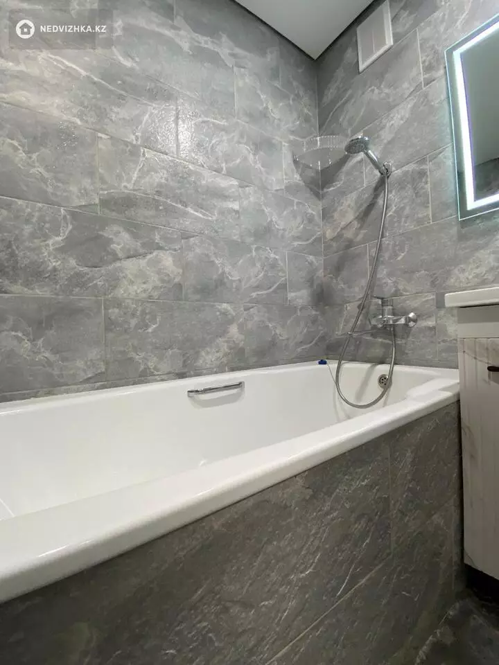 2-комнатная квартира, этаж 4 из 4, 43 м², фотография 5