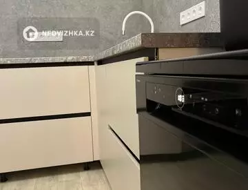 2-комнатная квартира, этаж 4 из 4, 43 м², миниатюра 1