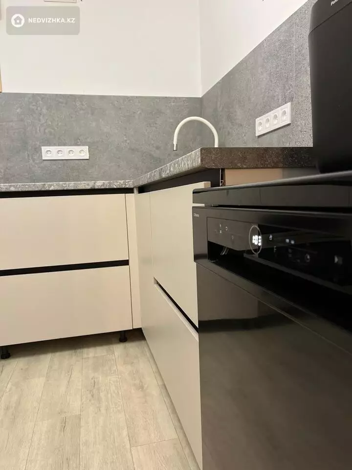 2-комнатная квартира, этаж 4 из 4, 43 м²