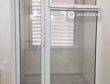 2-комнатная квартира, этаж 7 из 12, 65 м², миниатюра 2