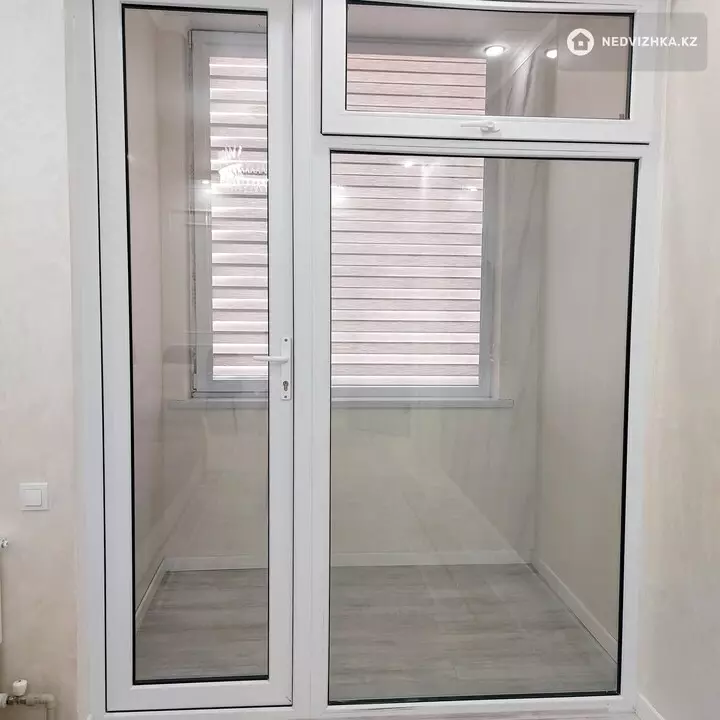 2-комнатная квартира, этаж 7 из 12, 65 м², фотография 2
