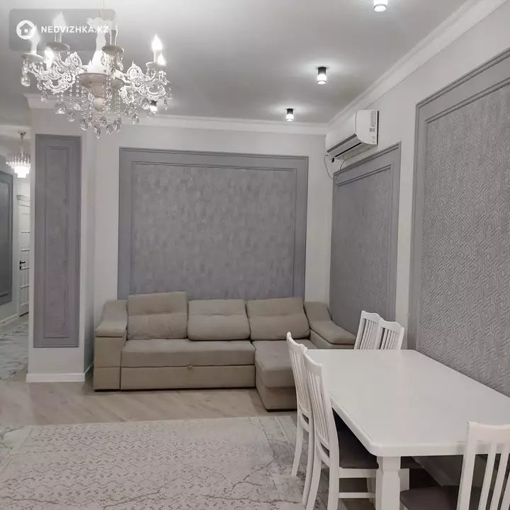 3-комнатная квартира, этаж 4 из 12, 88 м², фотография 2