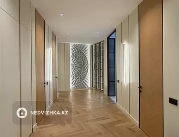 5-комнатная квартира, этаж 1 из 3, 196 м², миниатюра 4