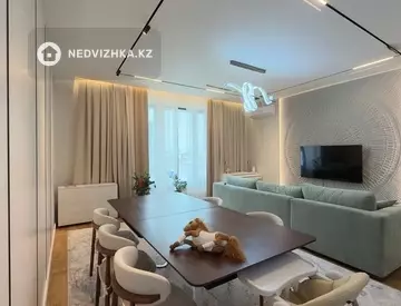 5-комнатная квартира, этаж 1 из 3, 196 м², миниатюра 1