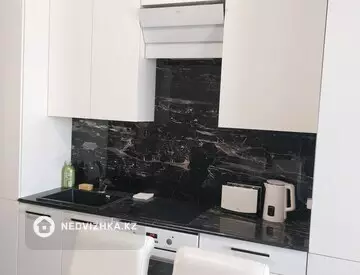 2-комнатная квартира, этаж 11 из 12, 65 м², миниатюра 10