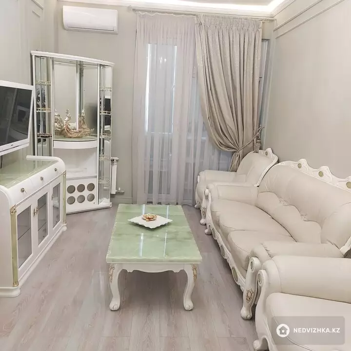 2-комнатная квартира, этаж 11 из 12, 65 м², фотография 2
