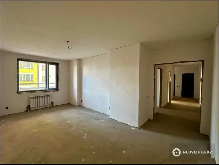 3-комнатная квартира, этаж 3 из 21, 96 м², фотография 2